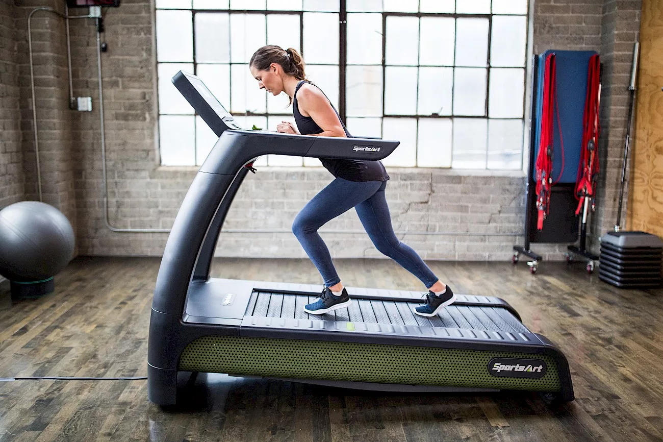 Czym wyróżniają się bieżnie elektryczne od SportsArt na tle konkurencji?