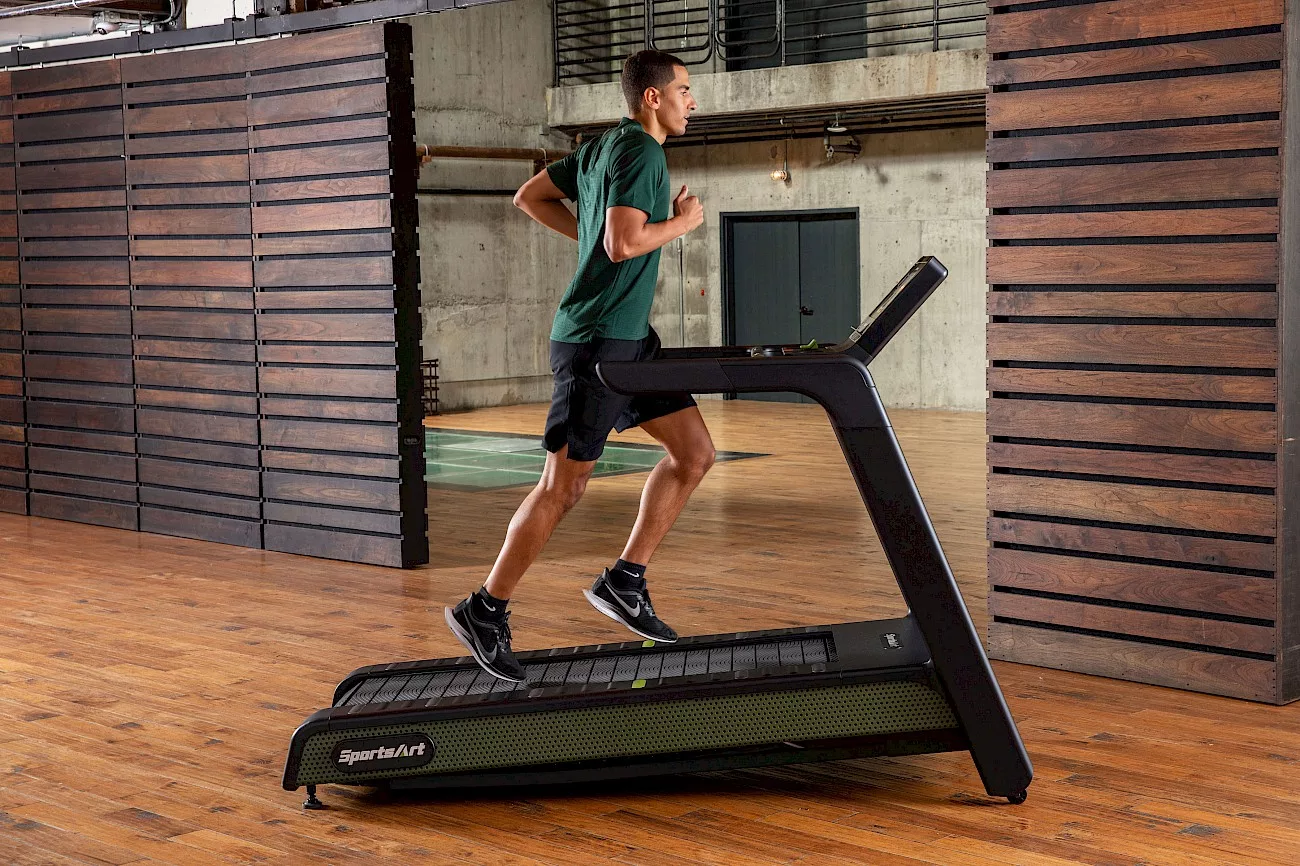 Czym wyróżniają się bieżnie elektryczne od SportsArt na tle konkurencji?