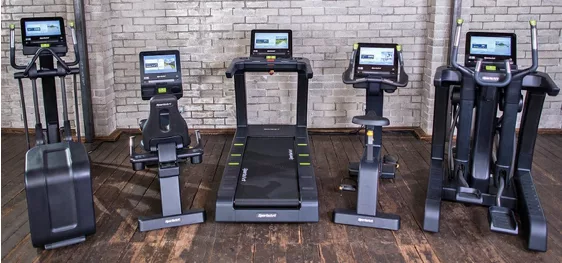 Wyposażenie klubów fitness: W jaki sprzęt fitness warto zainwestować?